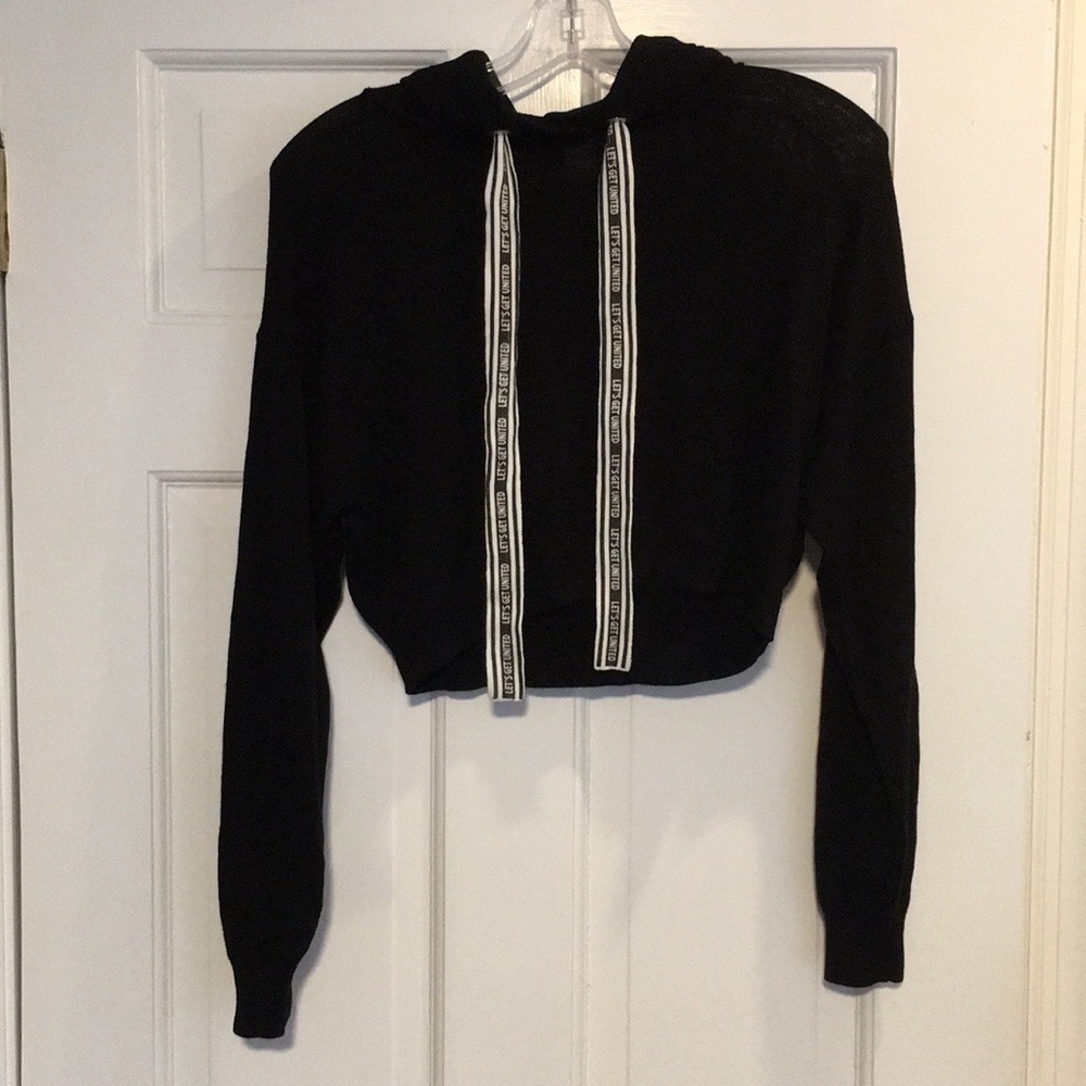 Short back sweater
